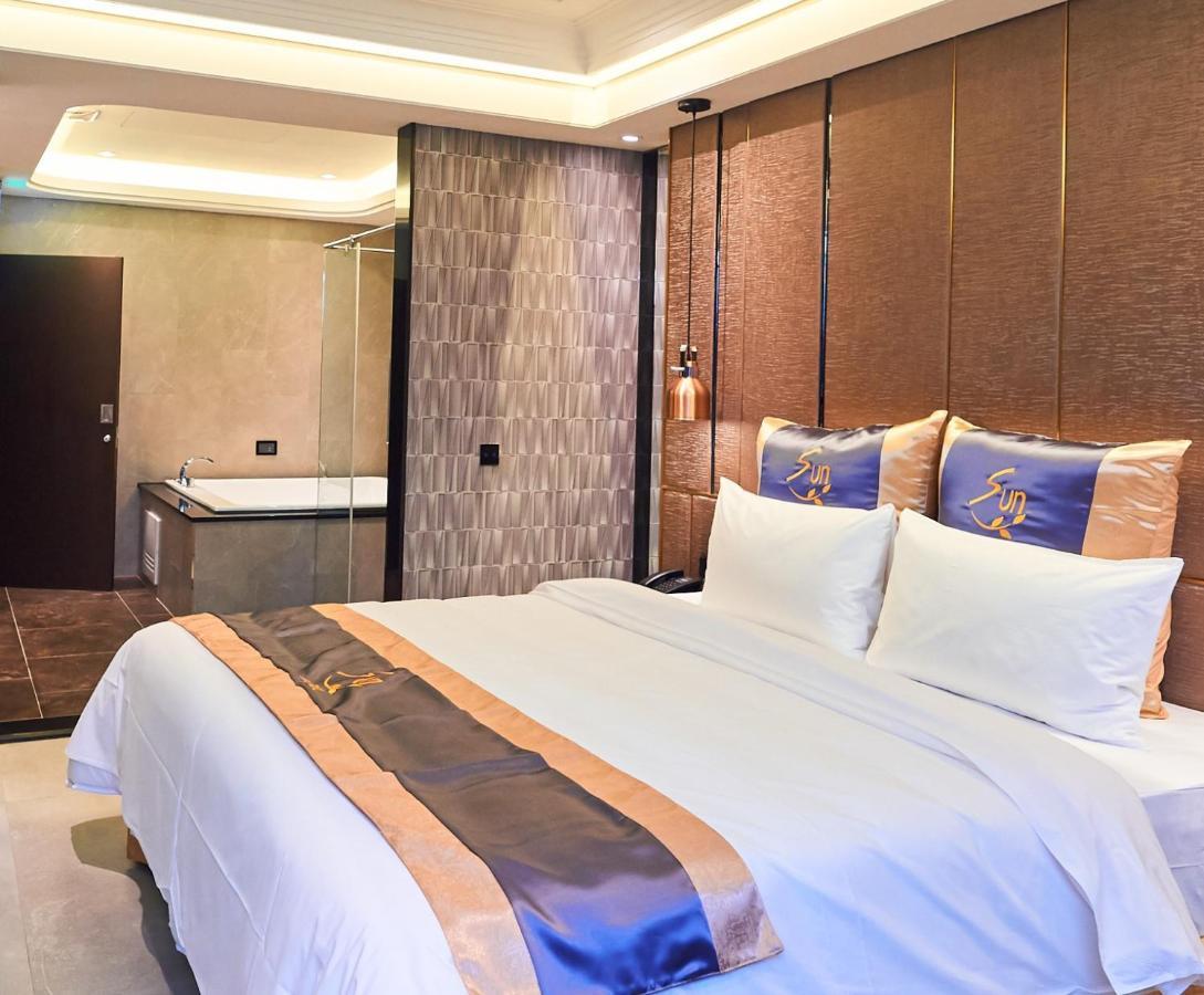 Sun Motel Гаосюн Экстерьер фото
